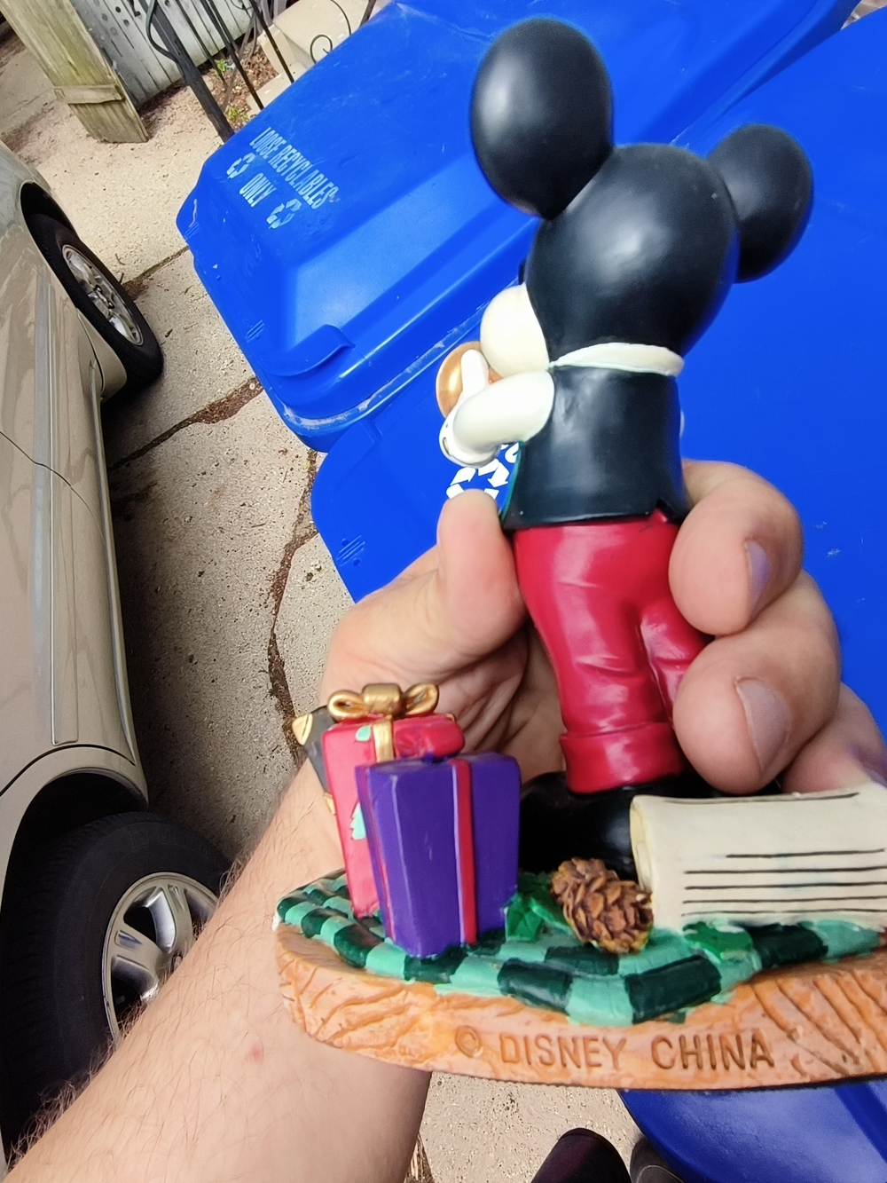 Disney Mickey’s Season of Song Trumpet Figurine Box Art - Red, Green, Gold 1997 - Picture 5 of 8
